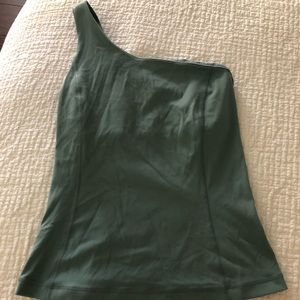 Lululemon cold shoulder tank